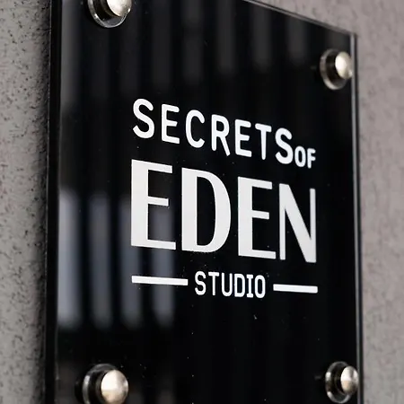 Secrets Of Eden *